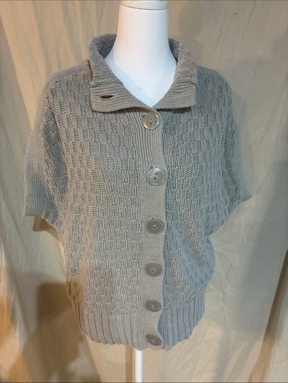 The Limited Gray Textured Short-Sleeve Button Cardigan